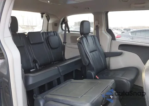 2016 Chrysler Town & Country Touring z USA, uszkodzony, nr VIN 2C4RC1BG8GR288672